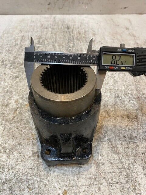 Spicer Yoke 199-4 | SD790 | 60mm Bore 83mm OD 4-1/2" H 5-3/8" L 4" W