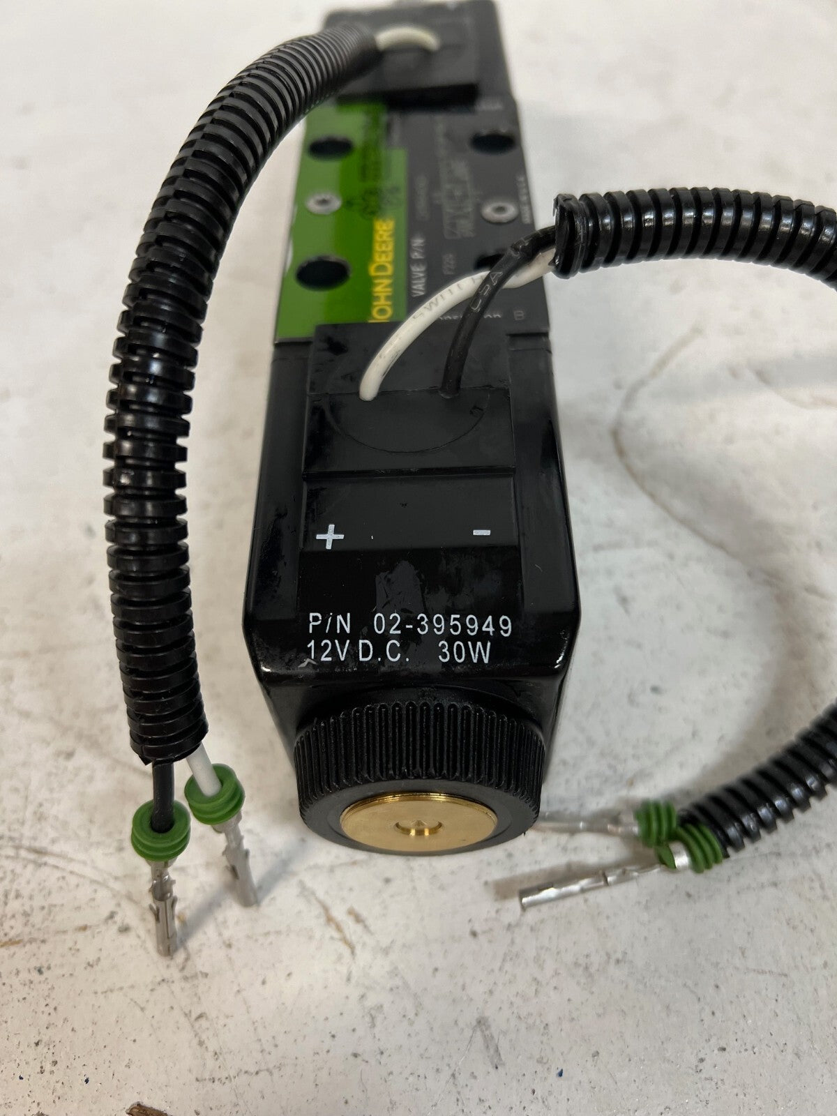 John Deere CB11464063 | 02-395949 12V D.C. 30W