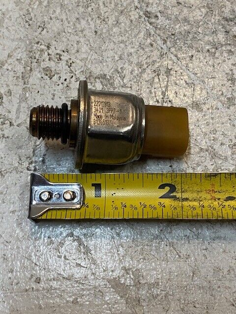 Fuel Oil Pressure Sensor Switch Transducer 22212813 | 3401 | 3PP7-1 | 31366137