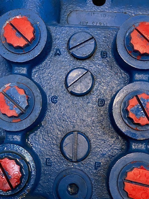 Skid Steer Hydraulic Control Auxiliary Valve Loader 02357021 | 34673 ABP