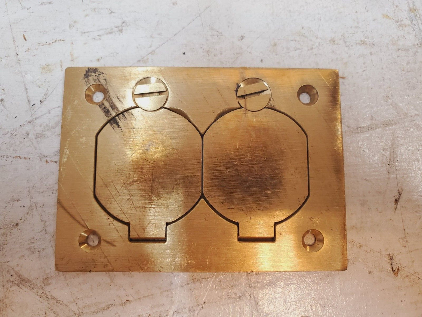 Hubbell Wiring Cover Floor Box 232A