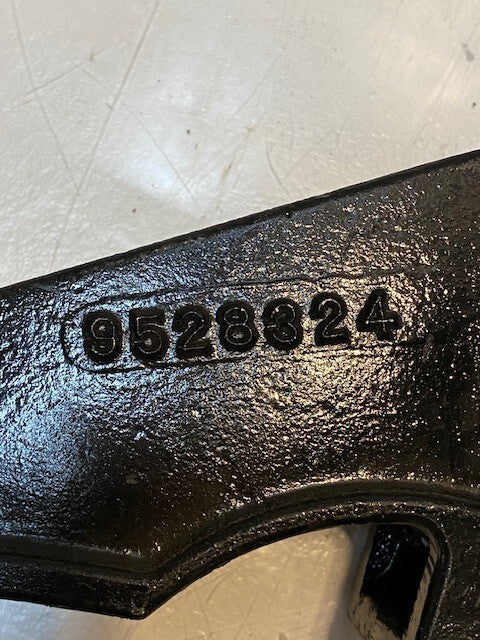 Axle Support Bracket 9528323 | 9528324 | 16" Wide 4" Deep 8" Tall 79mm Bore