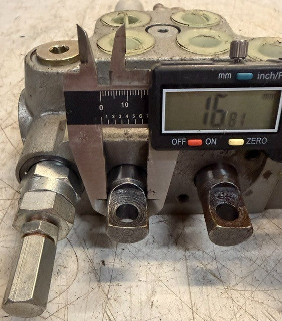 Multi-Spool Hydraulic Directional Control Valve 3/4 SAE Ports Industrial Unit