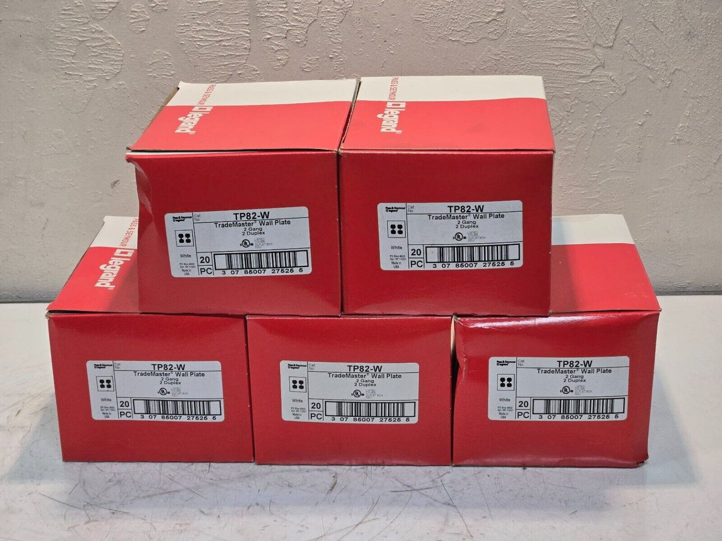 100 Quantity of Pass & Seymour TP82-W TradeMaster Wall Plates (100 Quantity)