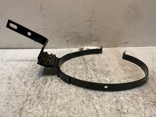 International 1661881C96 SUPPORT, MUFFLER