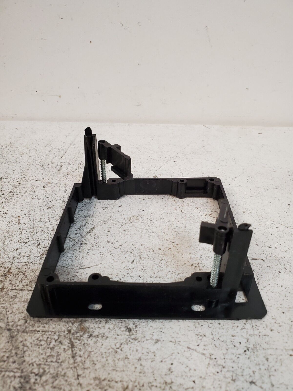 8 Qty Arlington Low-Voltage Mounting Brackets Class 2 (8 Qty)