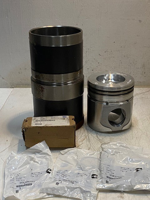 Cummins Cylinder Kit 3800317 | 3934046 | 3943446 *Pictured Parts Only*