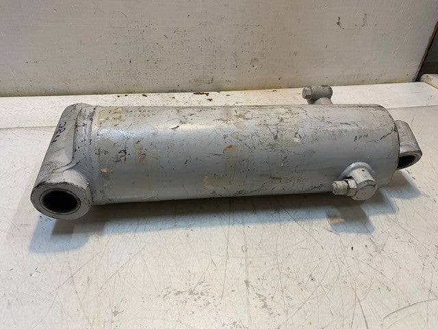 Hydraulic Cylinder 557384 | 30S97 | 900 | 32mm Bore 18-1/4" L 8" W 4-1/2" Dia.