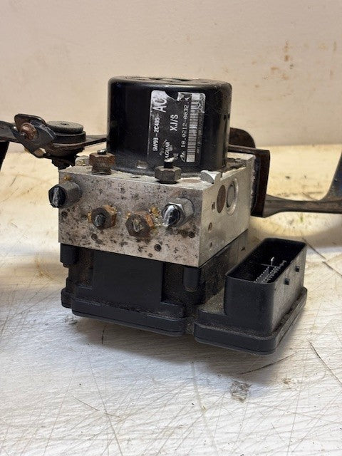 2006 Jaguar ABS Controller with Bracket | 5W93-2C405 | 10.0926-1006.3