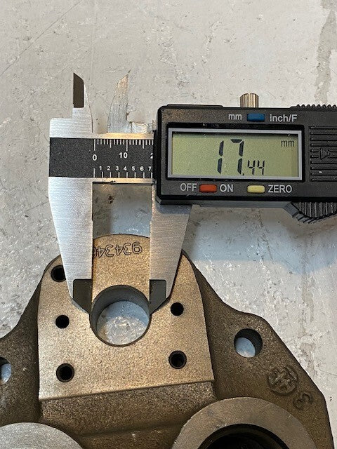 2 Quantity of Metal Manifolds 934346 | 4106 (2 Quantity)