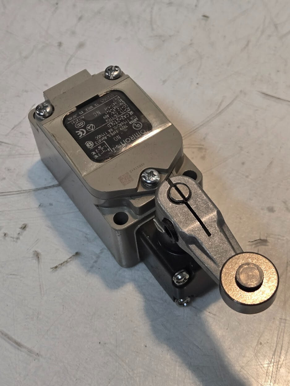 Omron Roller Lever Limit Switch WLCA2-2TSLD | 1G-A | NO | 782Y Type 3, 4, and 13