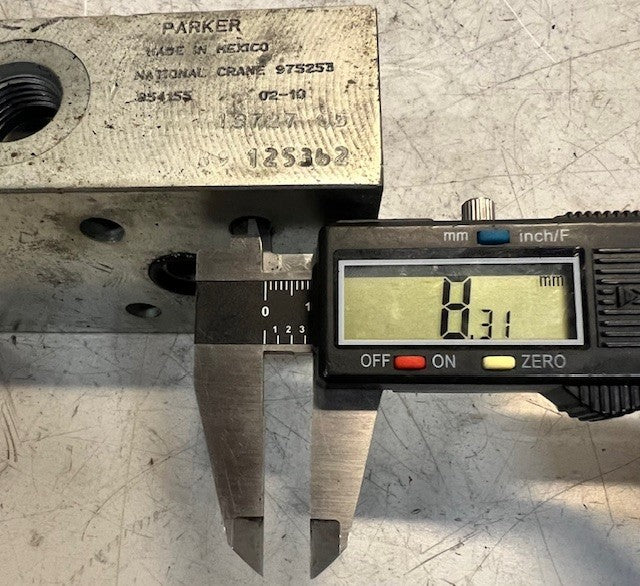 Parker Hannifin Solenoid Hydraulic Valve 13727-05 | B9 125362 | 975253