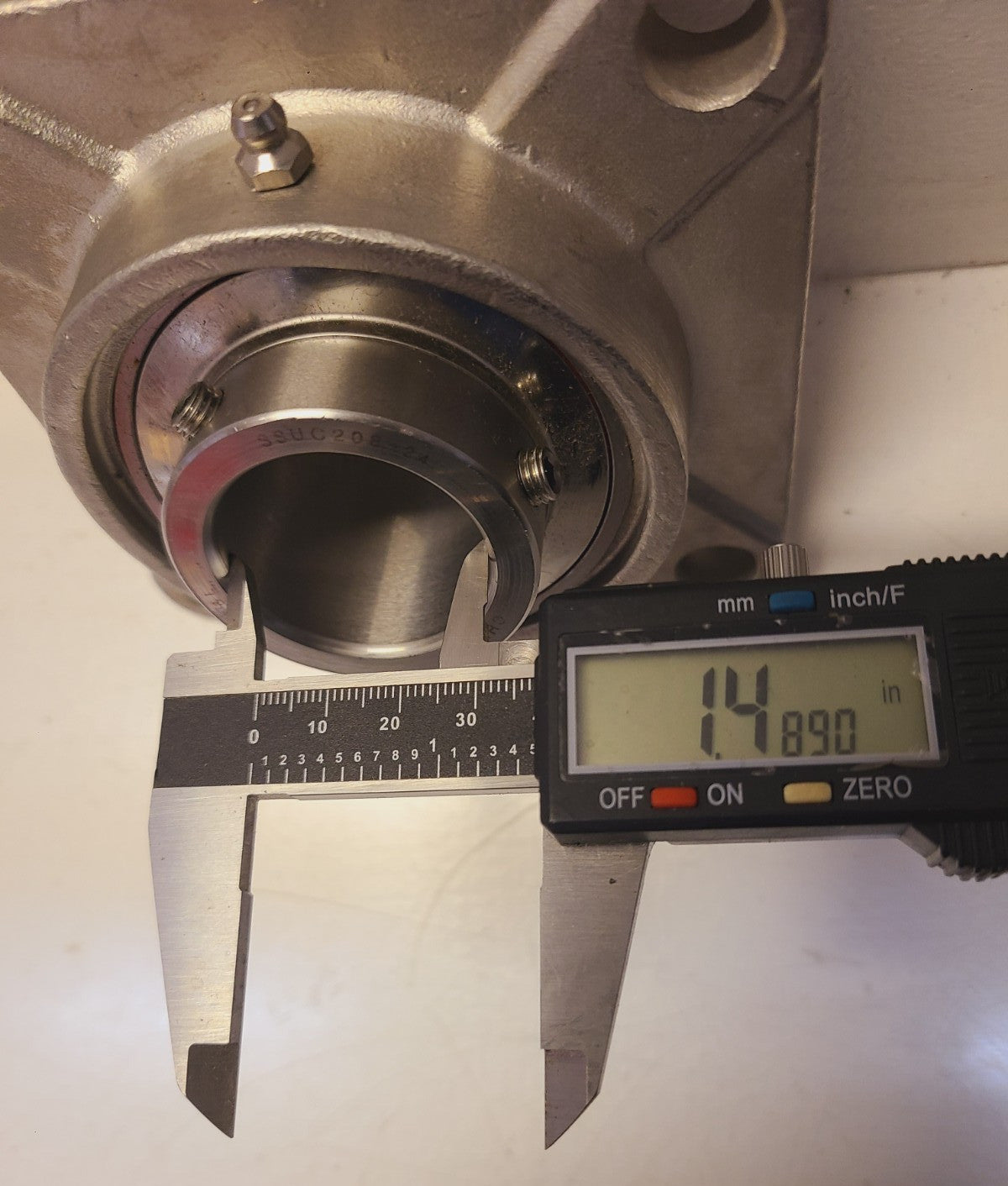 A&L  4-Bolt Flange Mounted Bearing SF208 | SSUC208-24