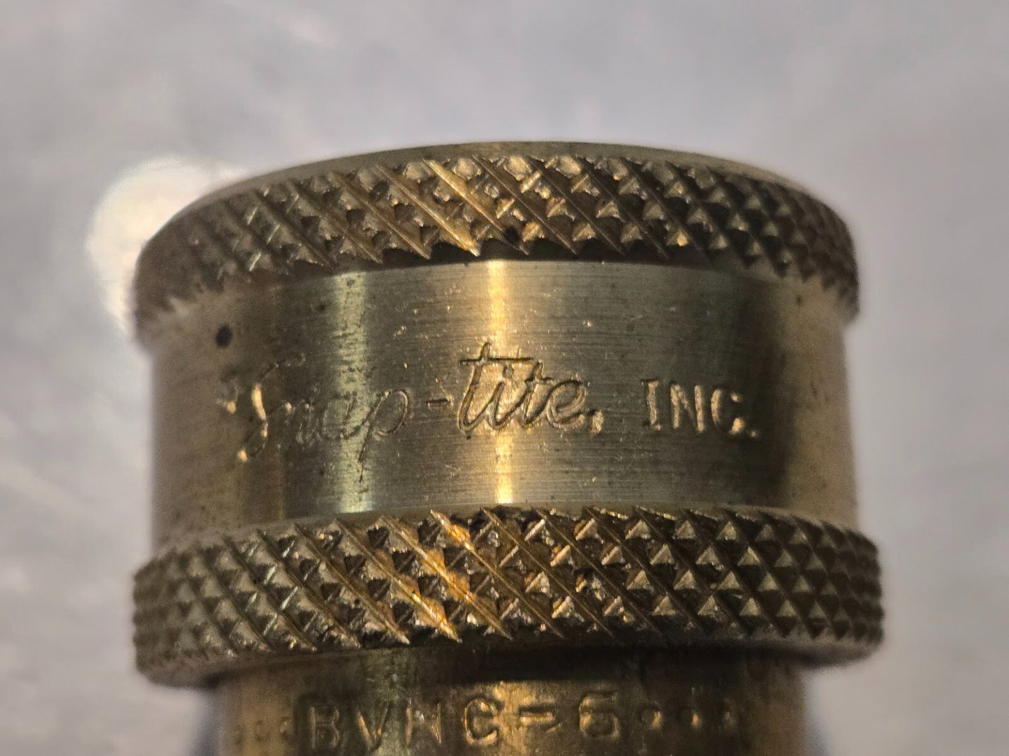 Snap-Tite BVHC-6 3/8" Quick Connect Coupling A021-2 3/8" FNPT 3/8" Quick Connect