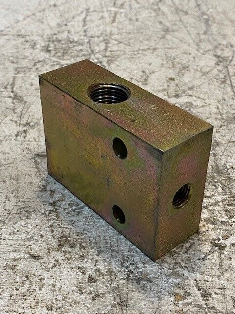 Hydraulic Pilot Valve Manifold Block 830677 3-1/2" Long 2-1/2" Wide 1-1/4" Thick