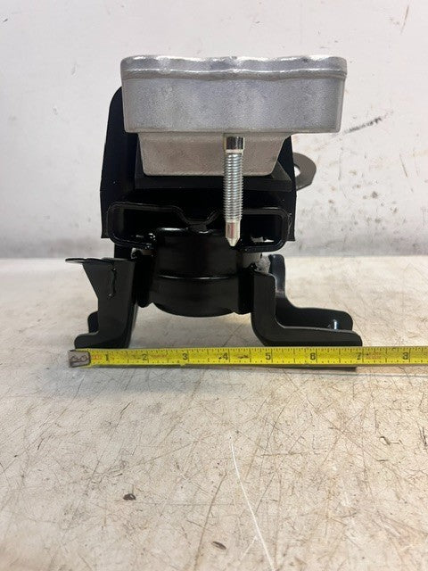 Toyota Right Hand Passenger Side Engine Mount Insulator Sub-Assembly 12305-37050