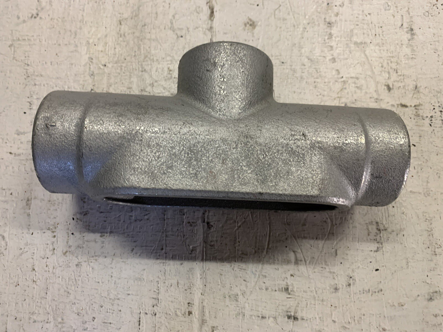 TB57 1-1/2” NPT Iron TB Form 7 Conduit Body