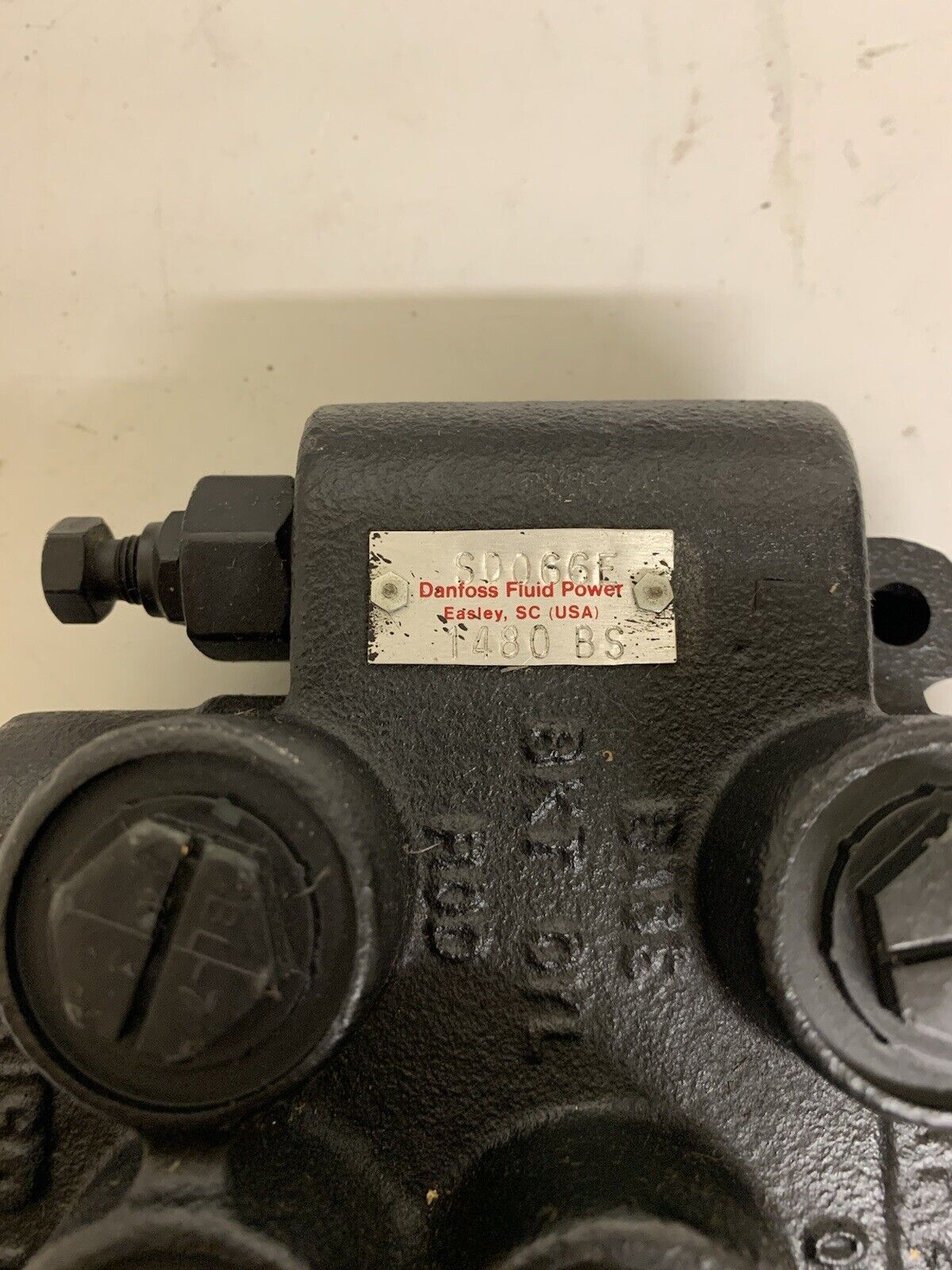 Danfoss 1480 Series Directional Control Valve SD066E