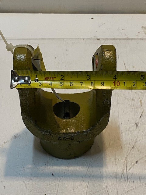 Weasler Metric Yoke 800-8610 IMPL 1-1/4" RD 32mm Bore 30mm Pin Hole