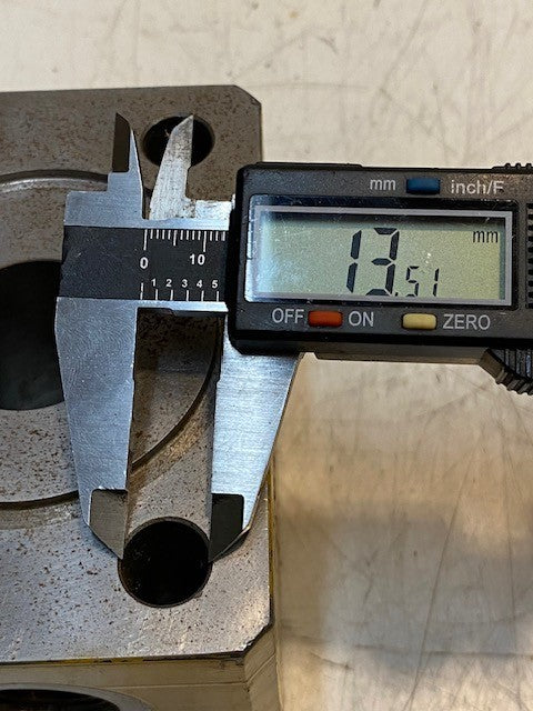 Caterpillar CAT Block 239-1794 | 4-3/4" L 3-1/4" W 32mm Bore 25mm Thread