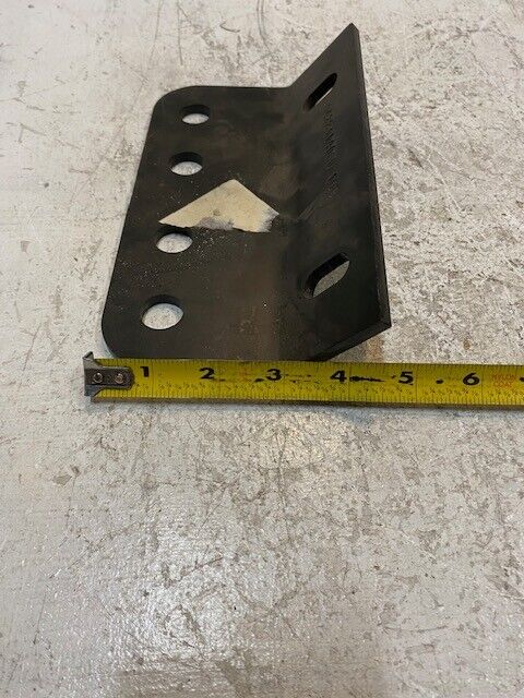 Freightliner Bracket 0422114000 | 7-5/8" Long 18mm Holes 25mmx14mm Ovals