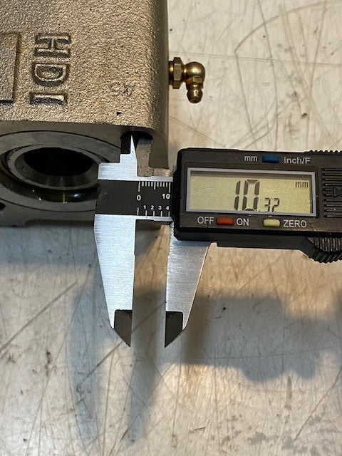 Overhung Load Adapter HD1 25mm Shaft OD 25mm Bore 10mm Holes 6" L 3-1/16" W