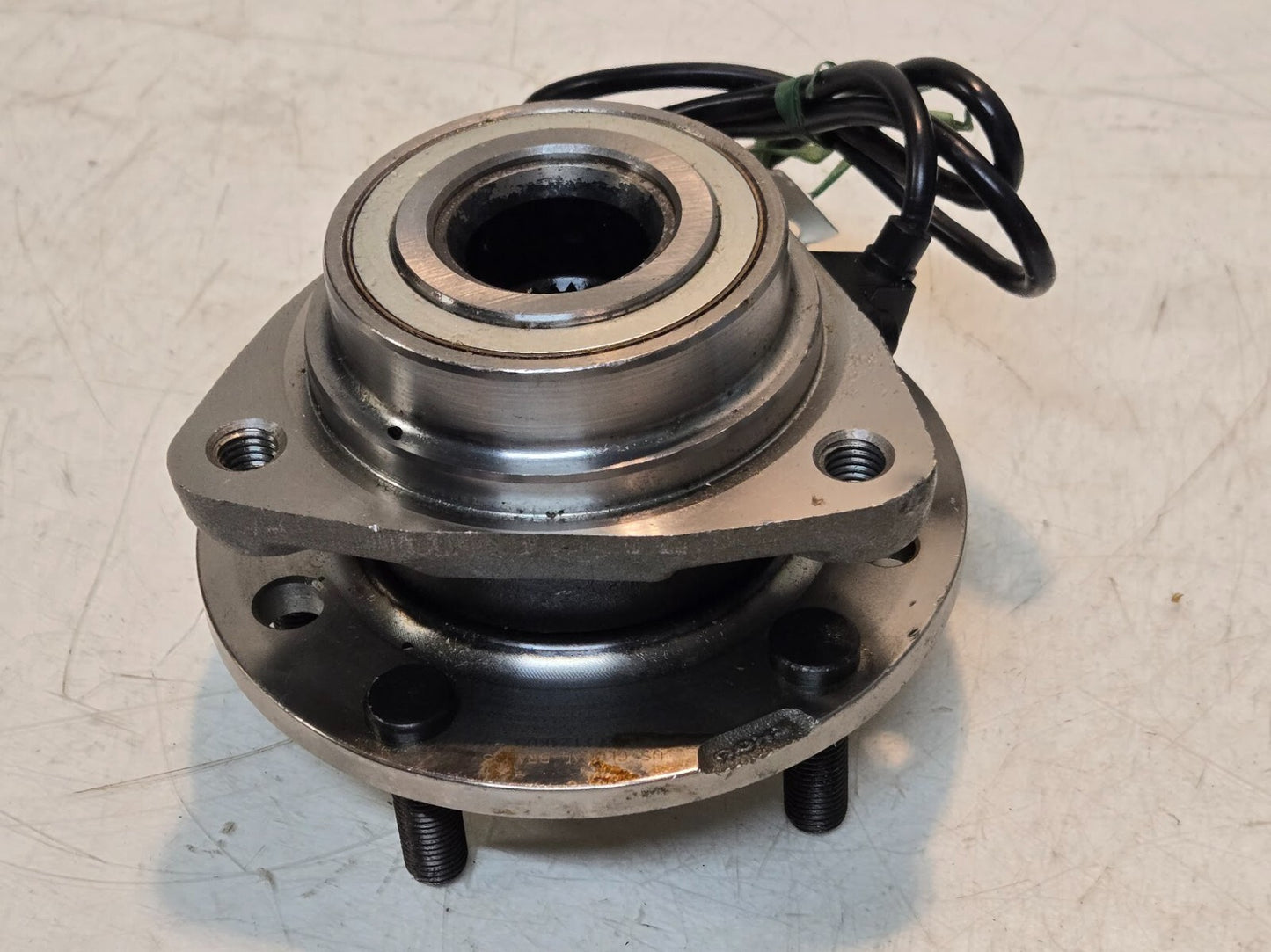 Hub with ABS Sensor DACF1124KDS | 3124 | 5 x 4.75" Bolt Pattern | 27 Spline
