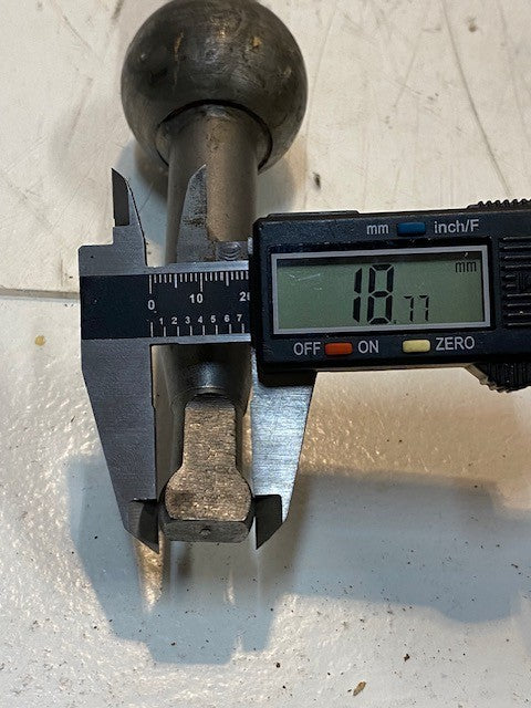 Eaton Fuller Transmission Gear Shift Lever DE 8L 12 | 27" Long 47mm Ball