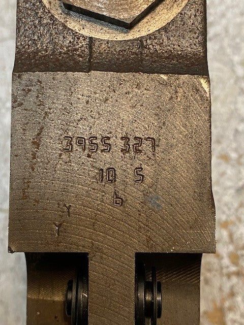 Hydraulic Sectional Control Valve 3955327 12" Long 6-1/4" Wide 2-1/8" Thick