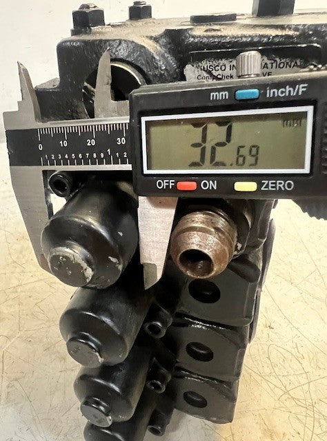 Husco International Sectional Hydraulic Directional Control Valve 97E72-40020