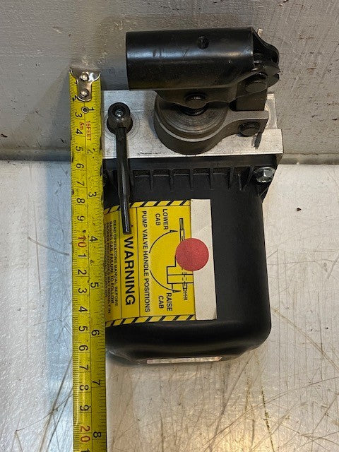 International Power Packer Hydraulic Hand Pump HP50024201 | 2029385C91 | 05180 P