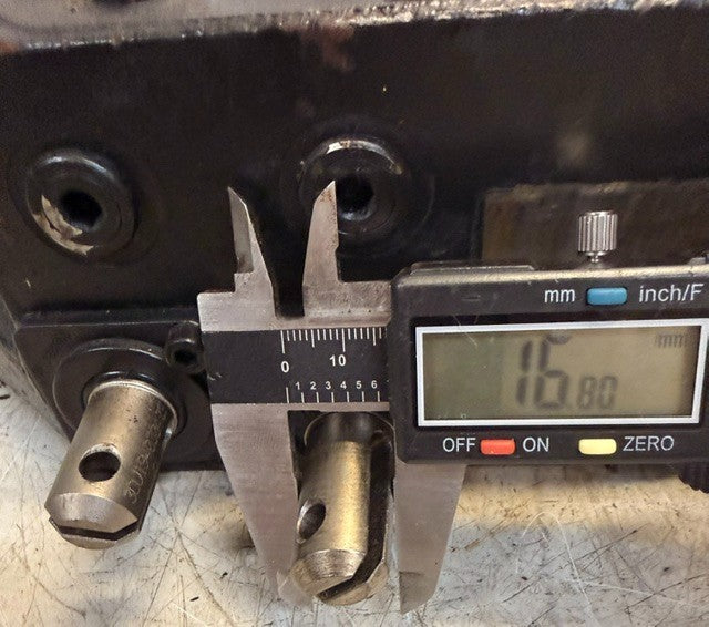 Wavoli 47408220 Hydraulic Main Hand Control Valve Assembly Industrial Equipment