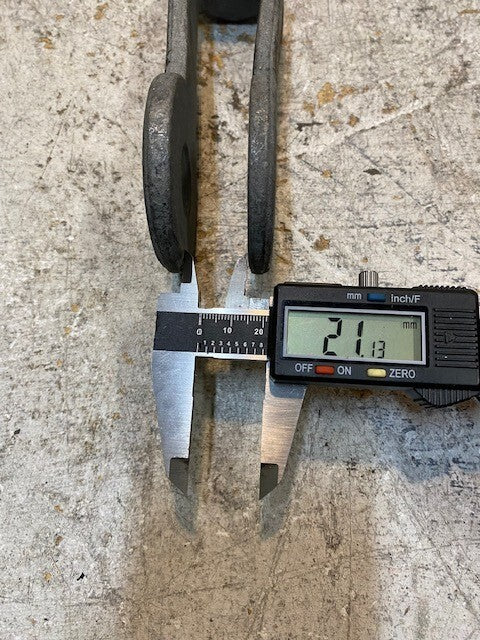 Clevis End CMI 6-1/2" Long 17mm Thread 24mm Bore