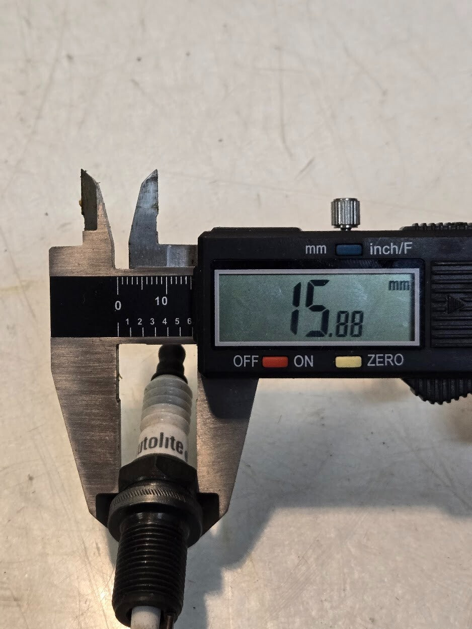 21 Quantity of Autolite Resistor 985 Spark Plugs | 14mm Thread 16mm Hex (21 Qty)