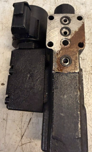 Hydra Force Hydraulic Directional Control Valve With Solenoid Operator 7095945