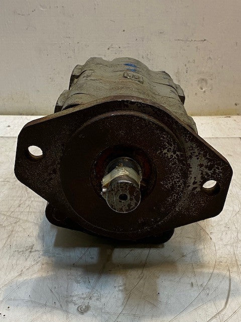 Hydraulic Pump 43004 | 14-1/4" L 6-3/4" W 6" H 14mm Bolt Holes