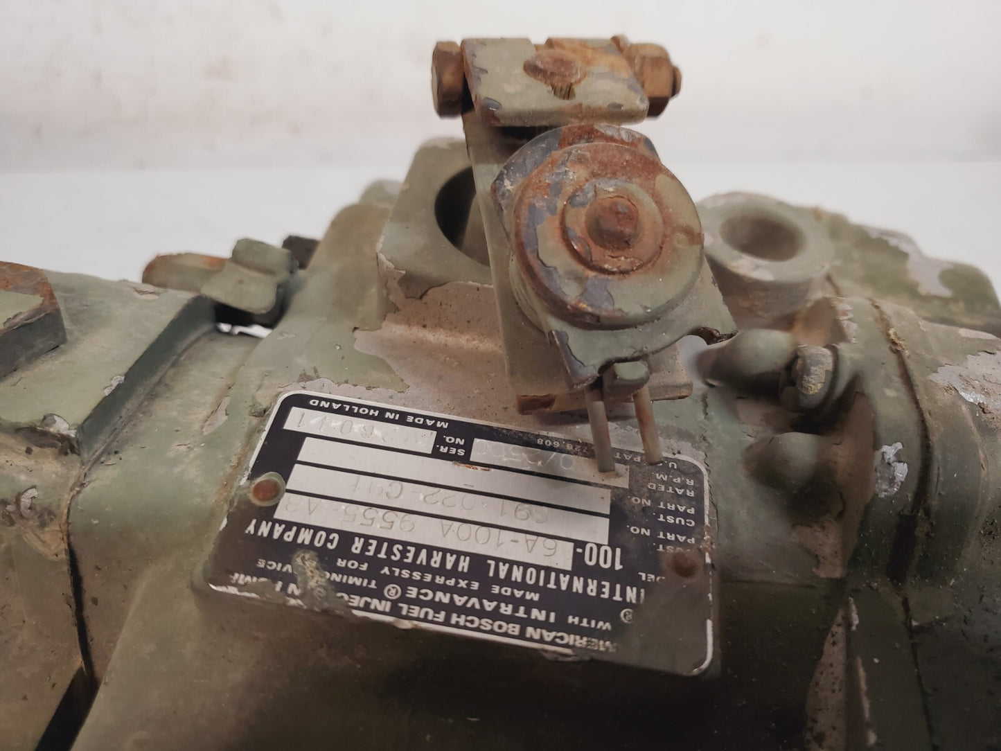 American Bosch Fuel Injection 691-022-C91 | 100-6A-100A 9555-A8 Slight Damaged