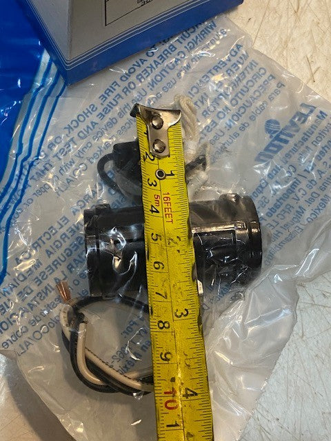 Box of 5 Leviton 4017-D2F 2-Light Cluster Lampholders Medium Base 002-4017