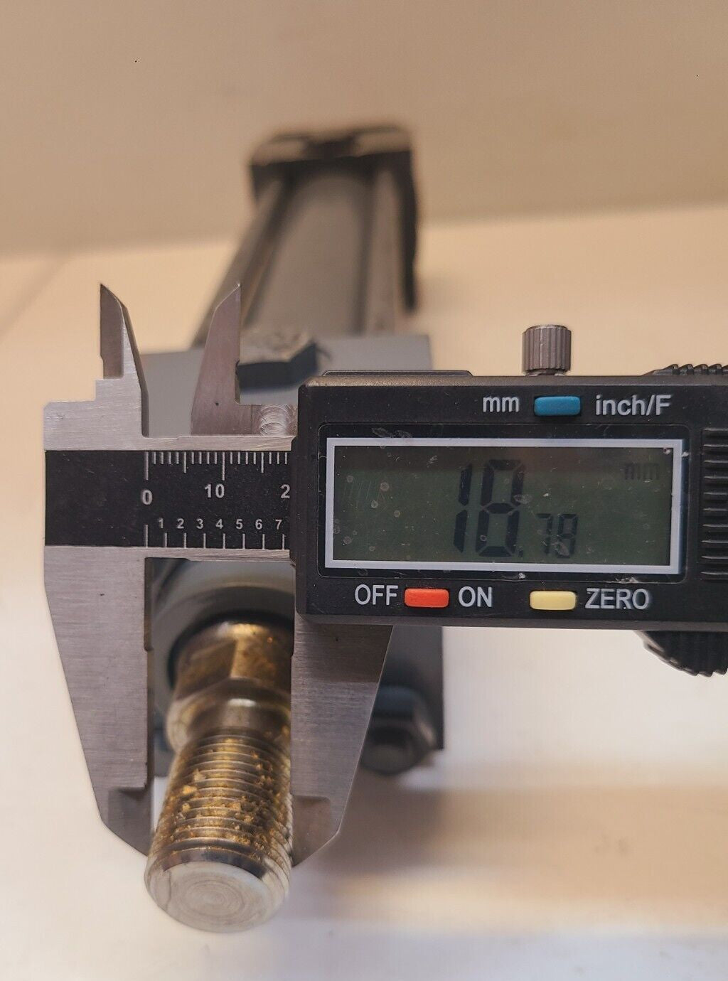 Hahn & Clay Hydraulic Cylinder 2B-641-00 Bore 1.50 Stroke 6.0 Rod 100 | 5000PSI