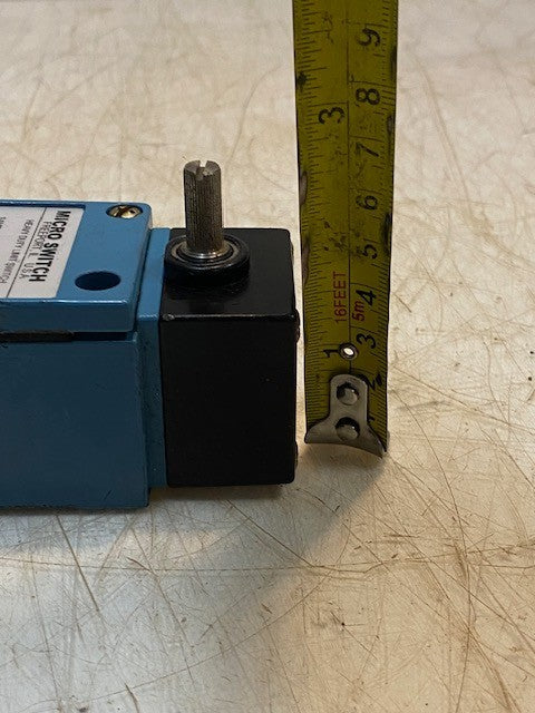 Honeywell Micro Switch Heavy Duty Limit Switch LSA7L for Actuator Type Roller