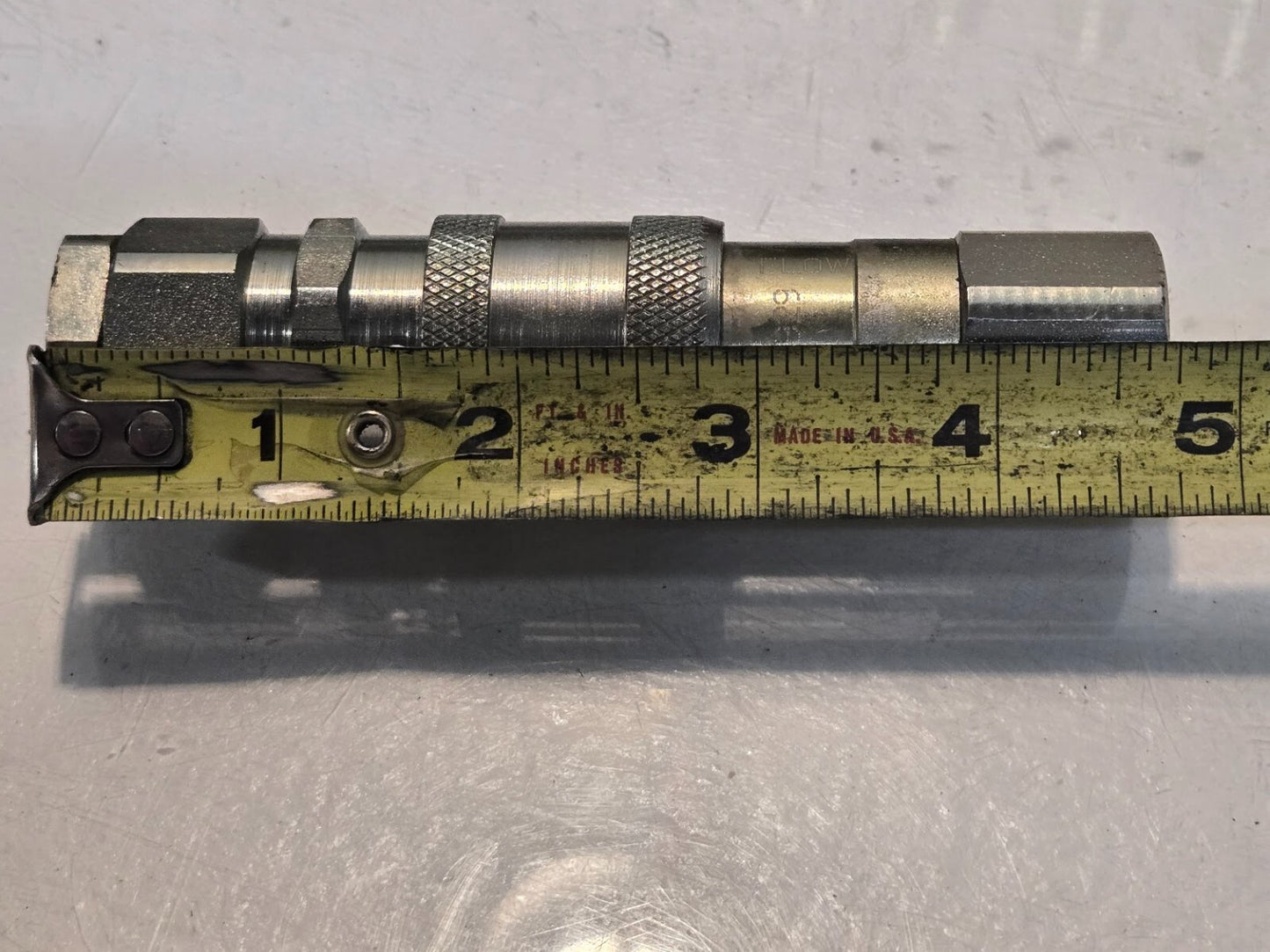 Aeroquip FD49 Series 2929 3/8" Quick Disconnect Hydraulic Valve 1/2" FNPT Ends