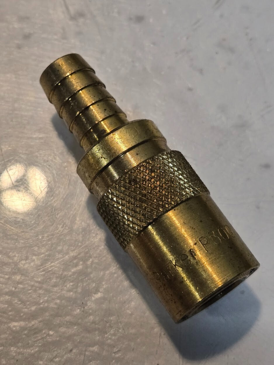 8 Quantity of Parker P300 Series 3/8" Quick Couplings 3/8" Hose Barb (8 Qty)