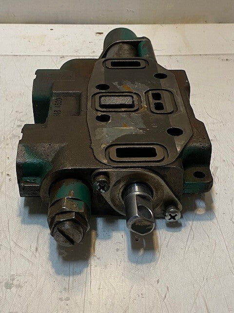 Hydraulic Valve Sectional 348-4500 | 271 | 31mm Bore | 14-1/4" L 6-1/4" W 2" Thi