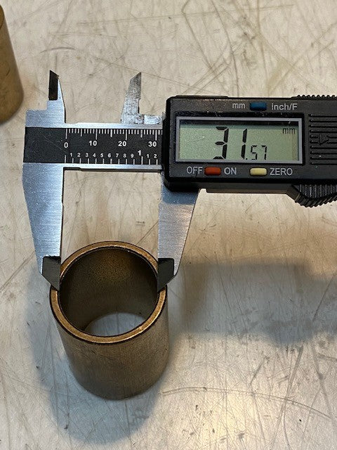 4 Quantity of AGCO Y852467 Bronze Bushings 48mm Long 38mm OD 32mm Bore (4 Qty)
