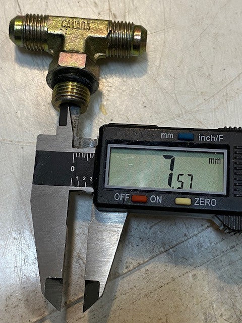 5 Quantity of Hydraulic Hose Tee Adapters 14mm Thread 54mm L 40mm W (5 Qty)