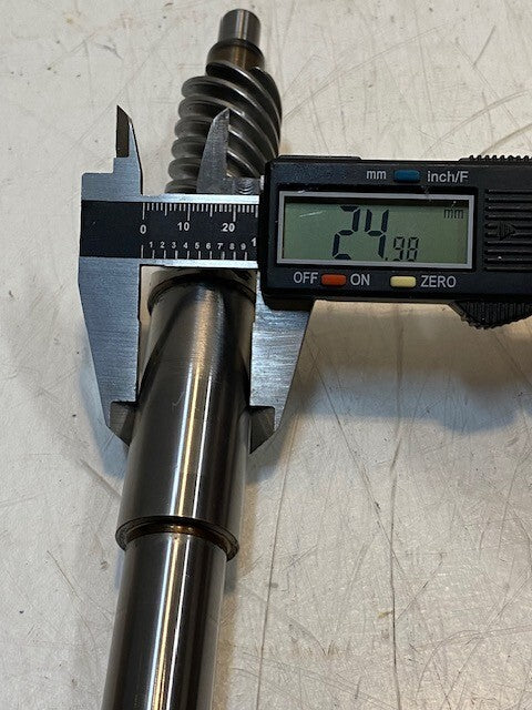 Worm Gear Winch Auger Shaft 0820-3420-060 | 11-1/2" Long 28mm OD 13mm Thread
