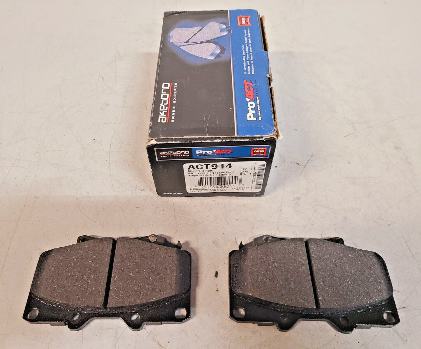 Akebono Proact Ultra Premium Disc Brake Pad Kit ACT914