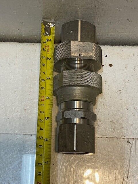 Aeroquip Quick Disconnect Coupling FD54 1090 - 16 | 6-1/2" L 29mm ID 64mm OD