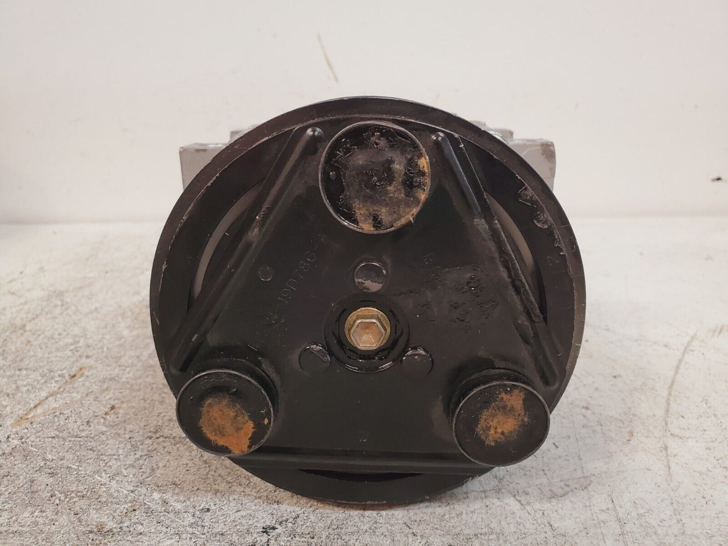 A/C Compressor 21707 | F20H-19D786-A0 | F20H-19D786-AO