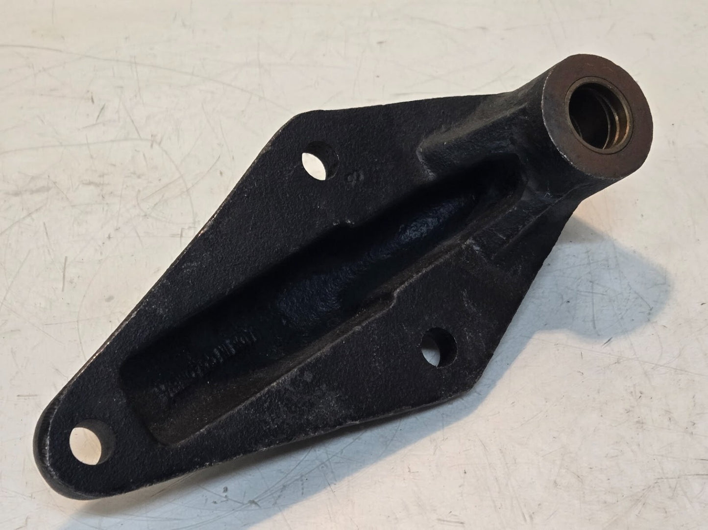 Flagg E732-75 Leaf Spring Hanger for Peterbilt | 12-1/2" x 5-7/8" x 4-1/2"